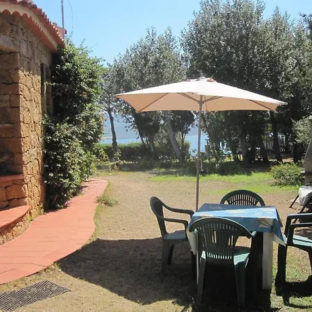 Apartment Huebsche In Mit Grossem Garten