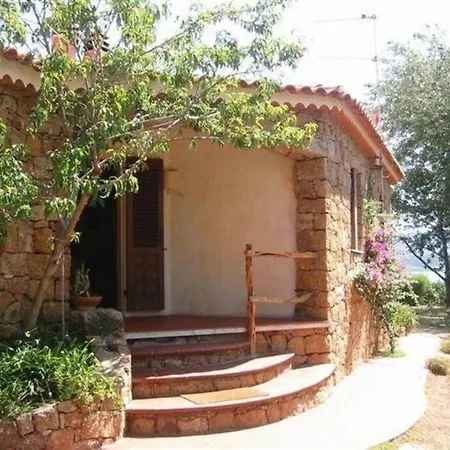 Apartment Huebsche In Mit Grossem Garten Cannigione