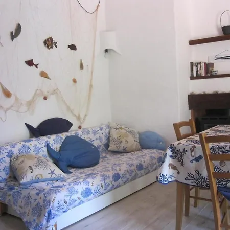 Apartment Huebsche In Mit Grossem Garten Cannigione